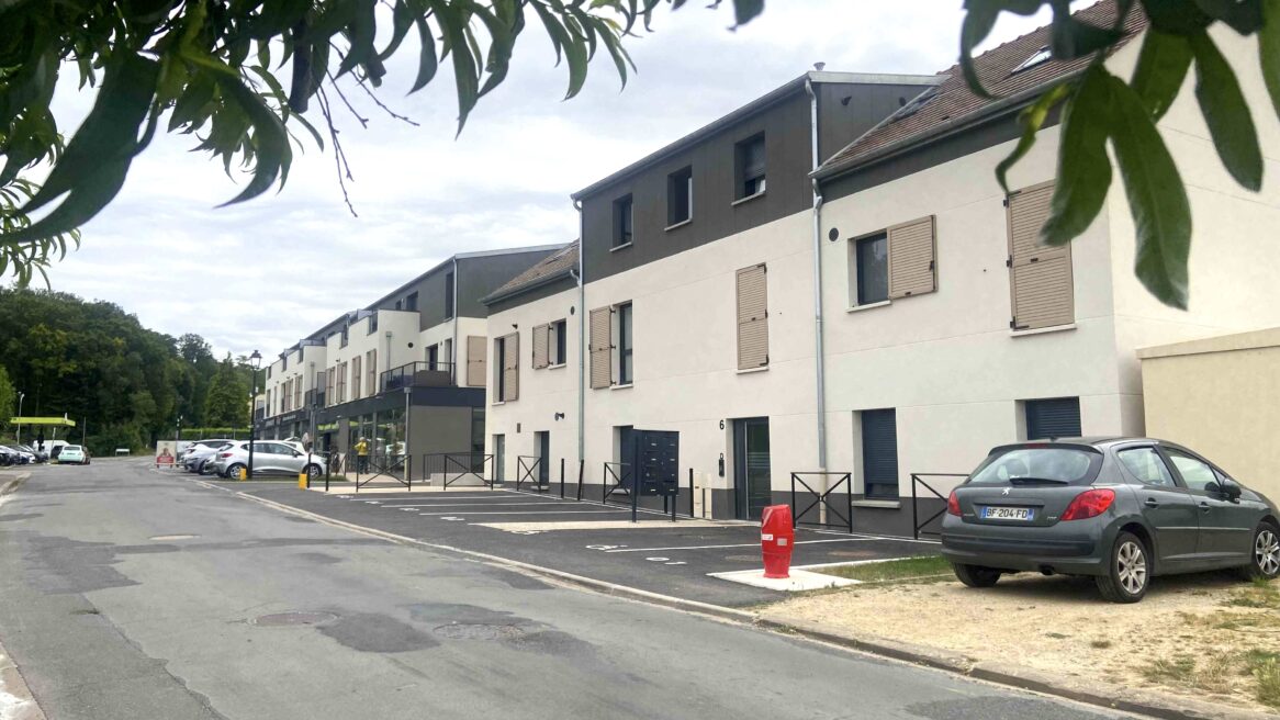 Construction de 37 logements, 3 commerces et 6 lots à bâtir / JANVILLE SUR JUINE (91)